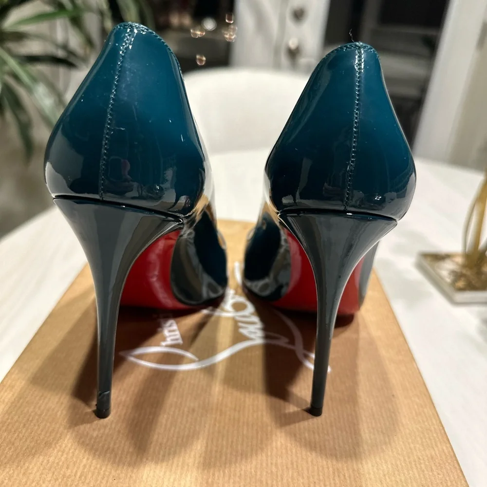 Excellent used condition Christian Louboutin pointed toe pump. - Picture 3 of 6